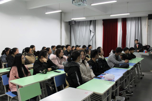 【完满班级】继承爱国传统 弘扬民族精神——艺术传媒学院视觉1802班的“爱国奋斗 建功立业”红色精神讨论