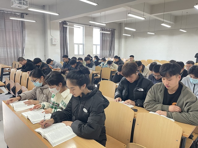 【完满团支部】《褚时健传》阅读分享会——大数据学院、信息工程学院物联2206班完满团支部活动