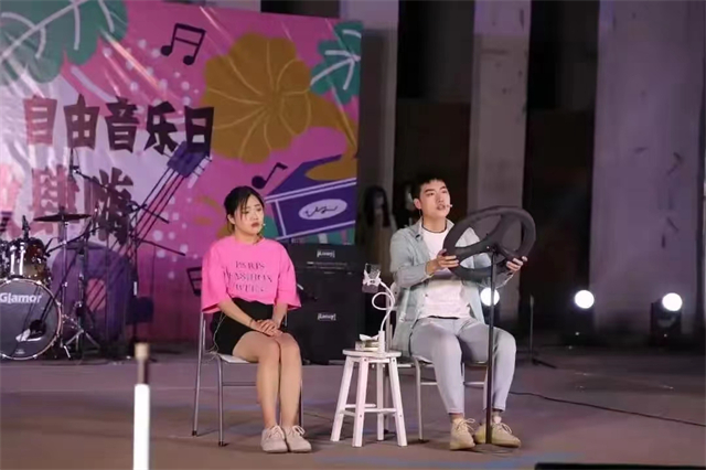 闪光的信院第286期:成为话剧舞台上的一束光