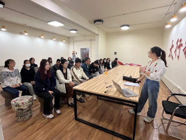缅怀革命先烈 弘扬民族精神——大数据学院、信息工程学院“星火”党员专项志愿服务队