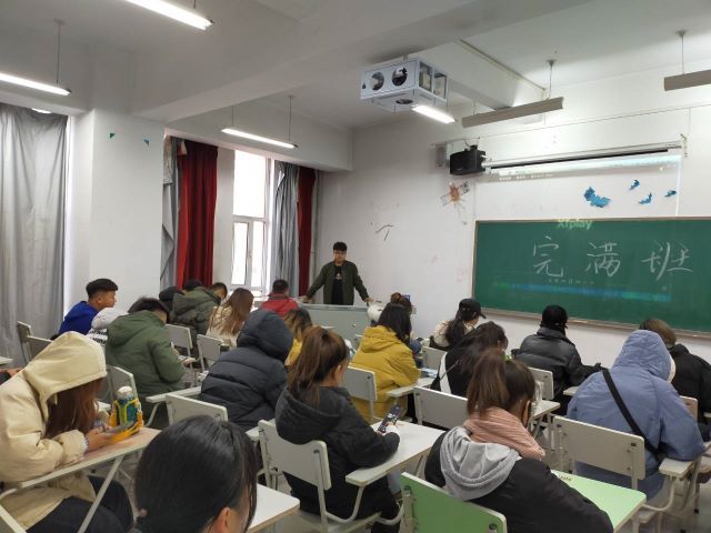 【完满班级】建党伟业 红色记忆——艺术传媒学院环设1902班举行红色记忆观影活动