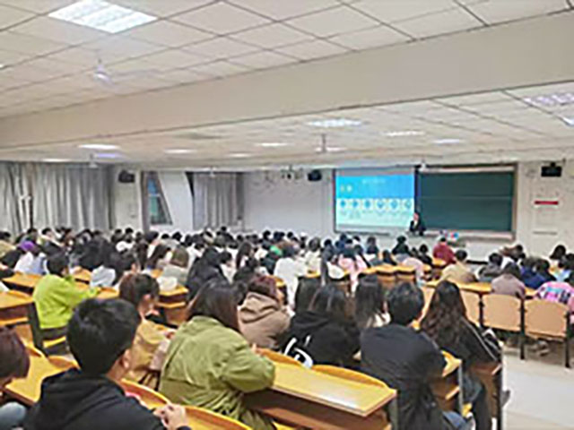 【辅导员说完满】把握当下 展望未来——艺术传媒学院视觉22级(专升本)辅导员说完满活动