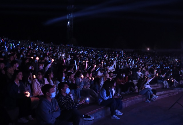 乐起狂潮 放肆一夏——第40期“信院节奏”自由音乐日