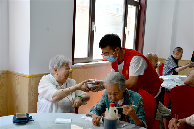 【三下乡】潺潺志愿暖人心 涓涓孝情润留义——淬炼商学院青年益行国情观察实践团