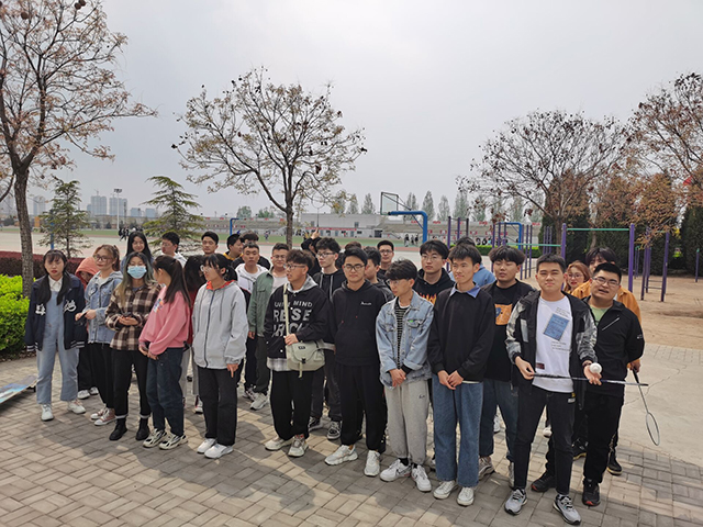 【完满班级】“青春活力 羽你同行”——大数据学院、信息工程学院网工2001班