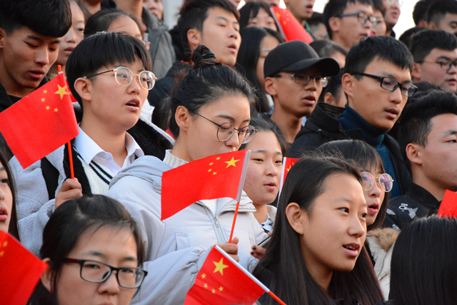 旋律谱写新世纪 颂扬改革开放四十年