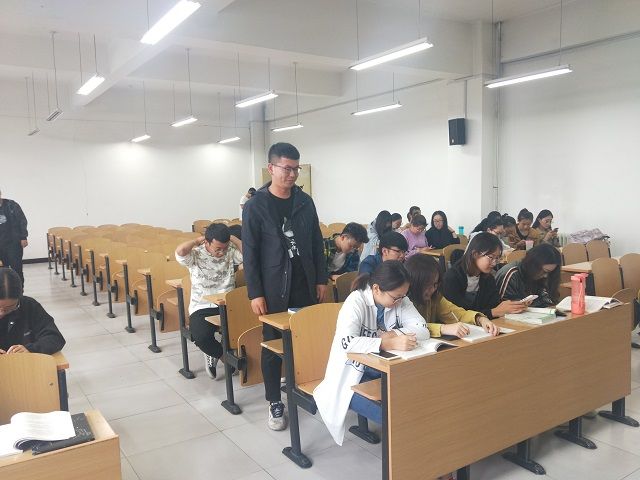 【完满班级】新晴原野旷 极目无氛诟——食品与环境学院食安1603班级垃圾分类知识竞赛