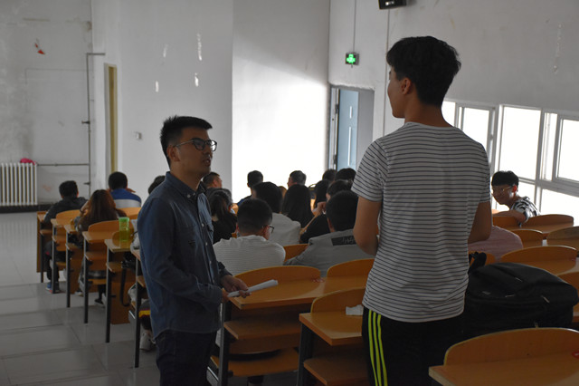 【辅导员说完满】规划生涯 筑梦未来——经济与管理学院2017级举办辅导员说完满活动