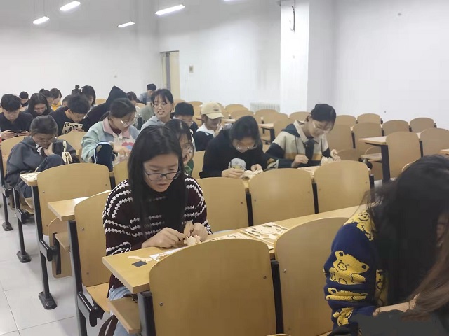 【完满班级】玩转模型 创造精彩——食品与环境学院动医2002班完满班级活动