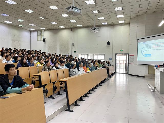 【辅导员说完满】hello大学生——淬炼·国际商学院2021级辅导员说完满专题活动