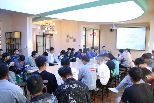 各学院相继召开2020-2021学年第二学期期中座谈会