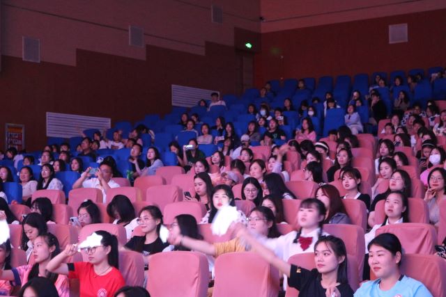 好好道个别吧!与“阿信”“商英”以及璀璨的四年——商务英语学院2023届“Dream is possible”韶华永熠 未来可期毕业晚会
