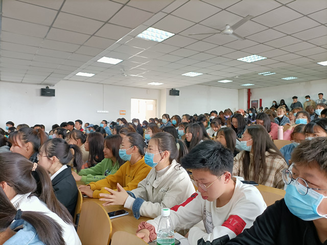 【辅导员说完满】越是艰难处 越是修心时——淬炼商学院2020级“辅导员说完满”专题活动