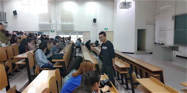 【辅导员说完满】健步向前 康庄大道——经济与管理学院举办“规律生活 珍爱生命”辅导员说完满活动