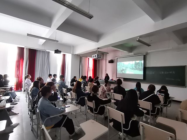 【完满班级】奋力拼搏 铭记历史——艺术传媒学院视觉2002班“爱党爱国”体育活动观影