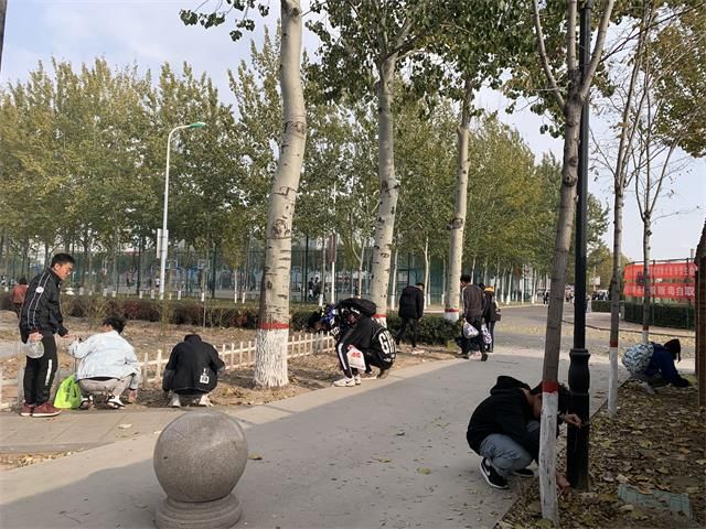 【完满班级】“青烟常在 噩梦常随”烟头清理大作战——艺术传媒学院动画1902班举办完满班级活动