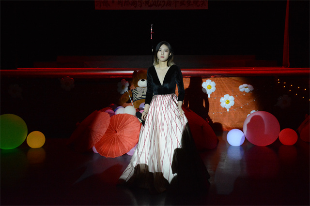不说再见 “我”与淬炼“嗨”回忆——淬炼·国际商学院2023届“回眸·思念·启航”毕业晚会