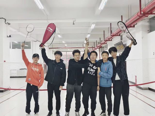 【完满团支部】羽你相约 精彩无限——大数据学院、信息工程学院网工2203班完满团支部活动