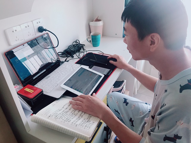 【辅导员说完满】疫情消 暖花开 举国庆——淬炼商学院“辅导员说完满”专题活动（二）