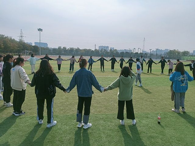 【完满班级】奋起直追 运动向前——艺术传媒学院视觉传达2102班阳光体育活动