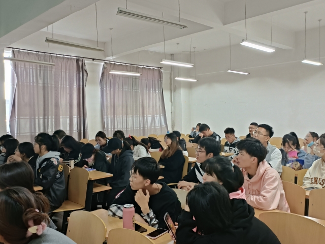 学史铸魂输新血 青马知行共成长——食品与环境学院第十三期“青马工程——知行班”完满活动
