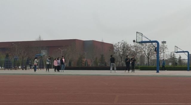 【完满班级】加强身心建设 传承革命薪火——艺术传媒学院数字媒体2002班举办热血篮球赛活动