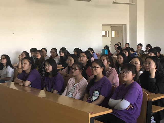 简述自我 规划未来——外语系职业生涯规划大赛之“我的人生我做主”活动