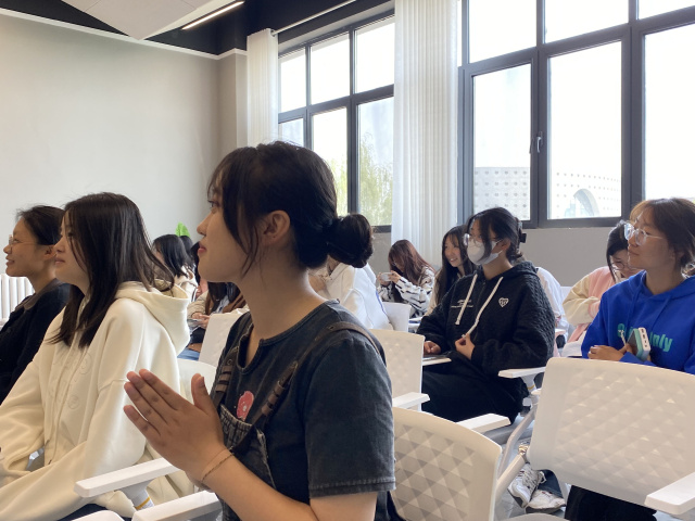 第37期她说·女生学堂:论芳华是 她辩诉真情——“论芳华 辩青春”辩论赛