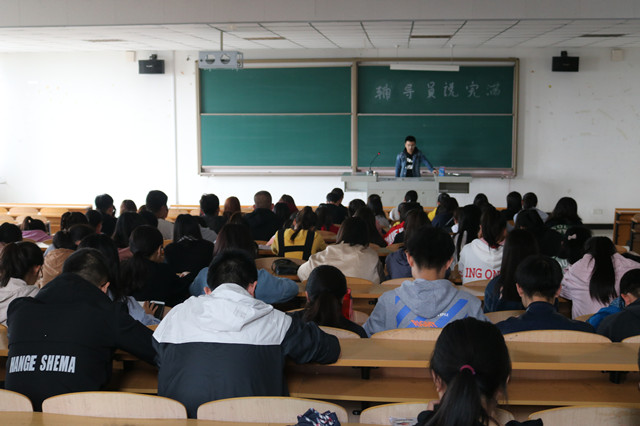 【辅导员说完满】躬行致知 情暖乡村——经济与管理学院开展辅导员说完满活动