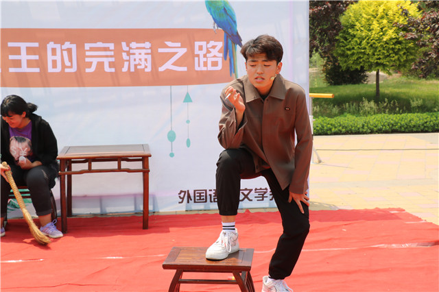 【戏剧节】声情并茂 惟妙惟肖——第六届“魅夜乌马河”校园戏剧节5月16日新闻集锦