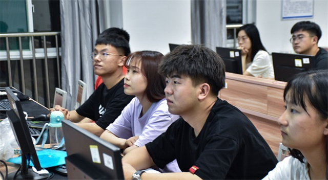 奇思妙想 创意无限——第三届“创想杯”招生广告创意大赛大数据学院、信息工程学院选拔复赛