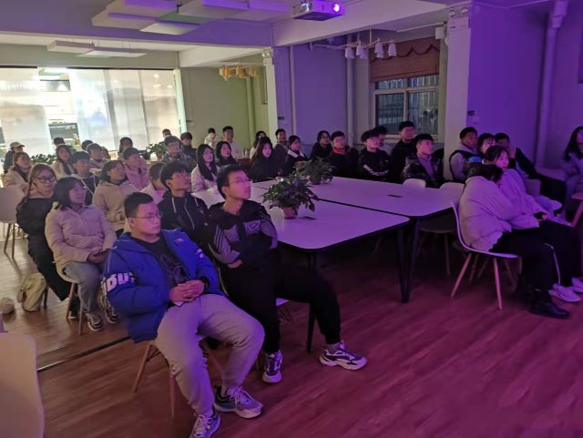 【完满班级】热血青年 满腔爱国情——大数据学院、信息工程学院物联网工程2101班完满班级活动