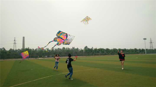 【完满班级】感恩是大事 孝道首先行——淬炼商学院完满班级主题活动（二十九）