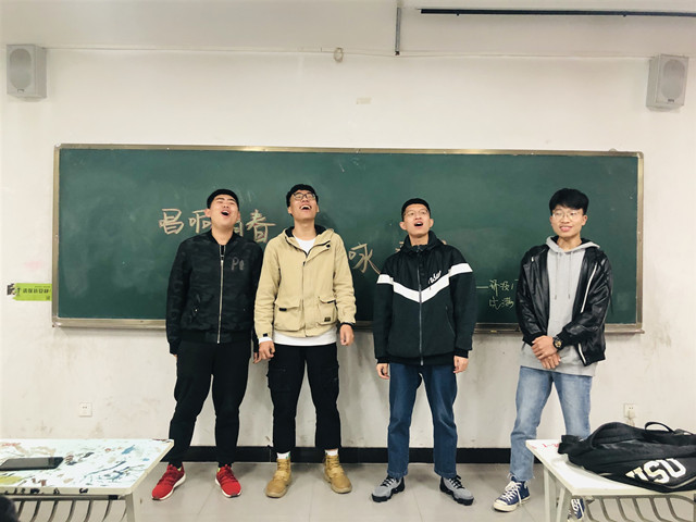 【完满班级】唱响青春 歌咏理想——艺术传媒学院环境设计1703班举办完满班级活动