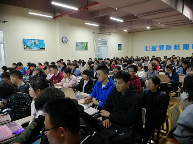 淬炼商学院开展办公软件培训会