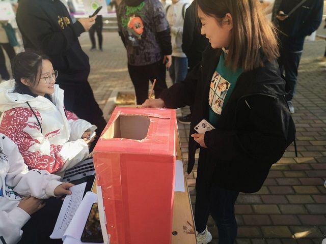 绘最美图标 学垃圾分类——环保在心间——食品与环境学院第二届“绘图标 辨分类”环保标识设计大赛