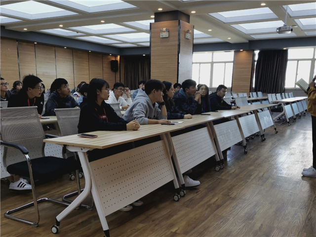 落实专项服务 共创美好校园——2020-2021第一学期专项志愿者服务队例会