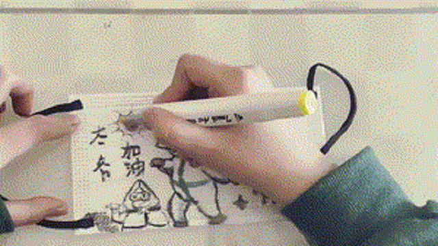 【情暖社区】市民课堂305期:双线联动 “罩”唤未来 志愿者创意开展