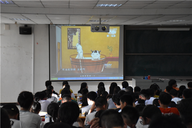 【辅导员说完满】传承端午习俗 弘扬传统文化——大数据学院、信息工程学院2018级召开主题班会