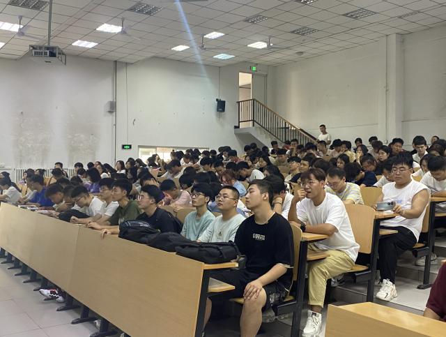 【辅导员说完满】新起点 新篇章 我的青春不彷徨——大数据学院、信息工程学院2021级辅导员说完满活动