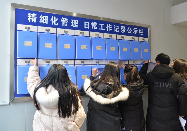 “走进后厨 眼见为食”主题权益活动守护学生健康