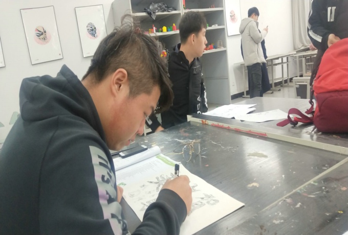 【完满班级】开拓思维 创意无限——艺术传媒学院视觉1702班字体创意完满班级活动