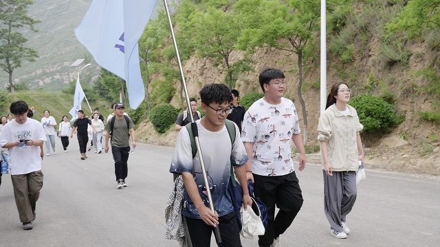 GO!一场说走就走的“拉练”——大数据学院、信息工程学院 太古科幻学院师生徒步活动
