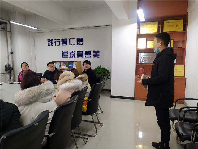 团委、学生会各学生组织相继召开本学期期中座谈会