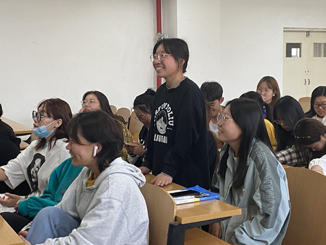 【完满班级】展现风采 舞动青春——商务英语学院英语2003班、2006班完满班级活动