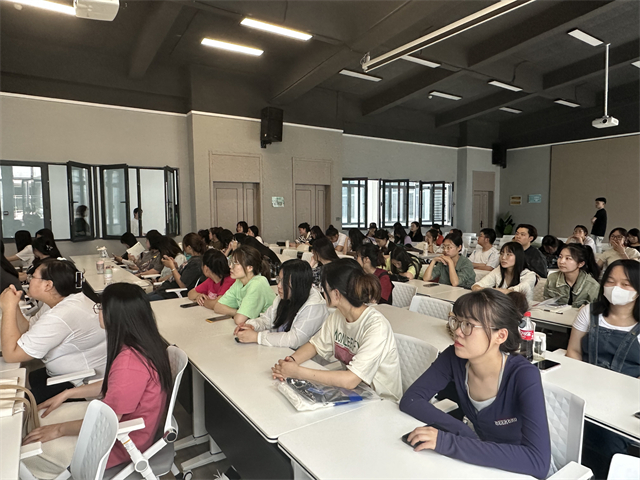 聚青年之火 燃时代之光——商务英语学院五月中旬完满团支部活动集锦