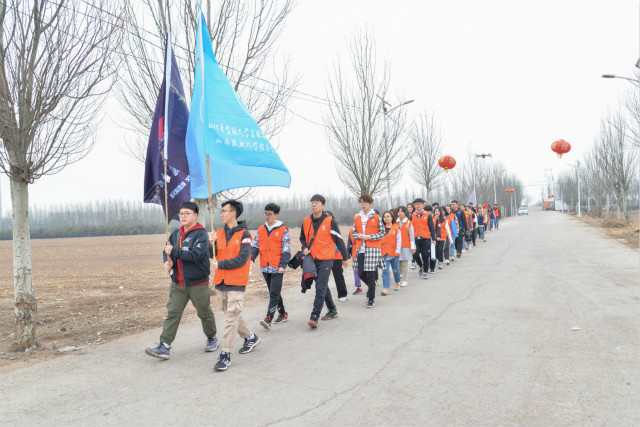 我校“点亮完满”调研实践团保险扶贫寒假社会实践活动顺利开展