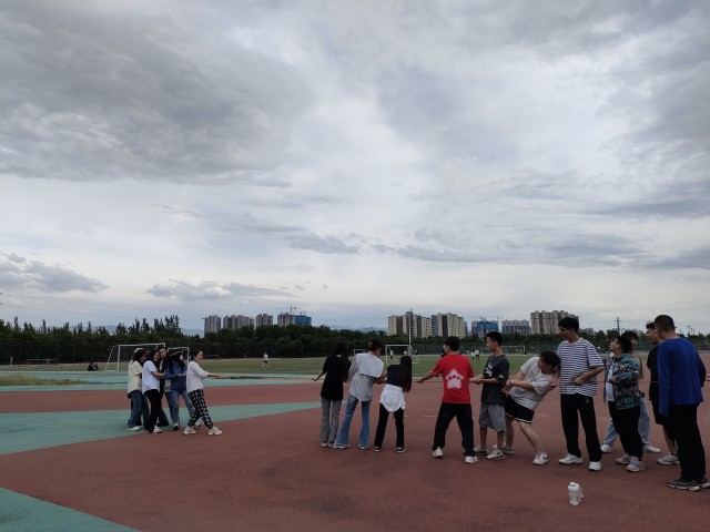 【完满团支部】鸣奏青春旋律 抒写健身乐章——淬炼·国际商学院营销2203班完满团支部活动