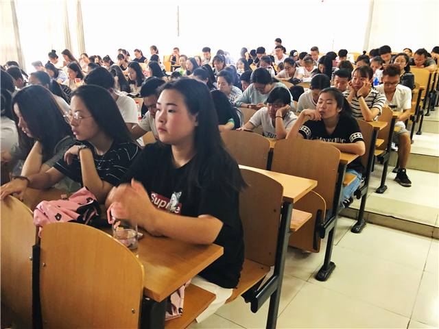 【辅导员说完满】享受逆风的翱翔———淬炼商学院“辅导员说完满”专题活动（八）