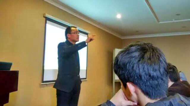 【缤纷百团】我院绿时代公益协会会长陈一帆同学参加2016年第三届全国高校社团会长论坛预会
